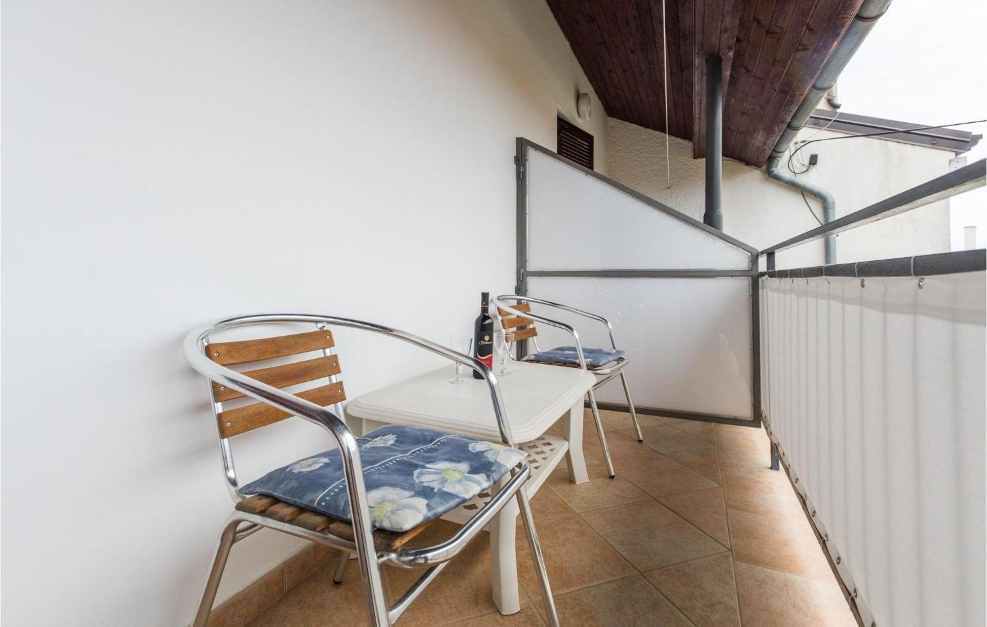 Two-bedroom In Appartement Poreč
